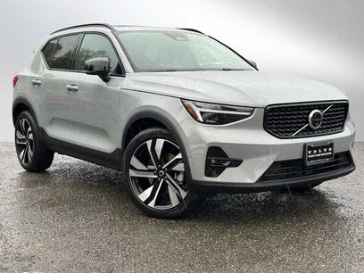 New 2026 Volvo XC40 B5 Ultra w/ Climate Package