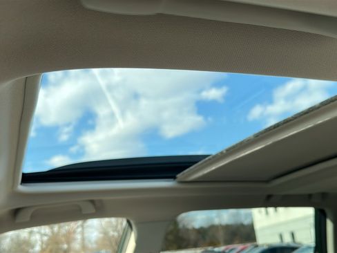 Used 2023 Subaru Forester Limited image 11