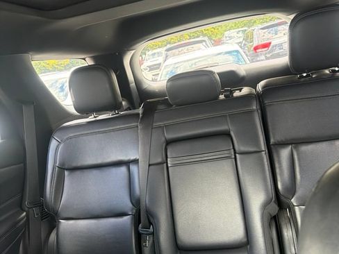 Used 2020 Ford Explorer XLT w/ Equipment Group 202A AWD/4WD image 8