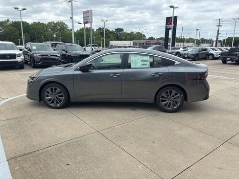 New 2026 Nissan Sentra SL w/ Floor Mat Package FWD image 4