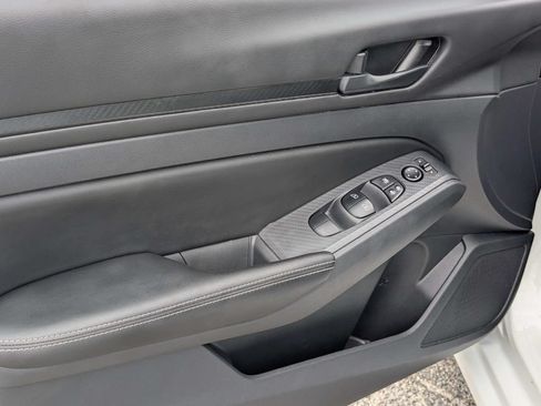 Used 2026 Nissan Altima 2.5 SV FWD image 12
