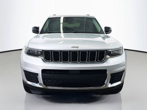 Used 2021 Jeep Grand Cherokee L Laredo w/ Luxury Tech Group I AWD/4WD image 2