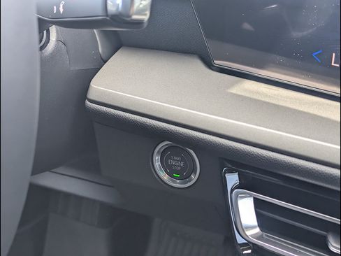 New 2027 Chevrolet Traverse LT w/ Midnight/Sport Edition FWD image 22