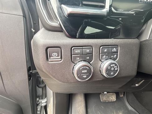 Used 2025 GMC Sierra 2500 SLT AWD/4WD image 24