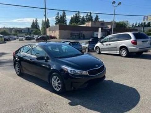 Used 2018 Kia Forte LX image 3