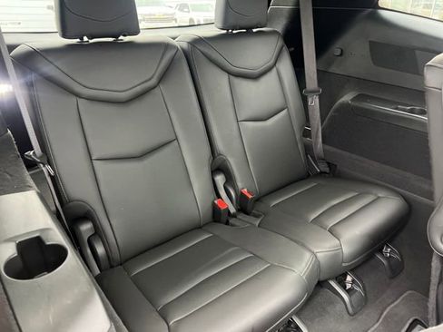 Used 2025 Cadillac XT6 Premium Luxury image 19