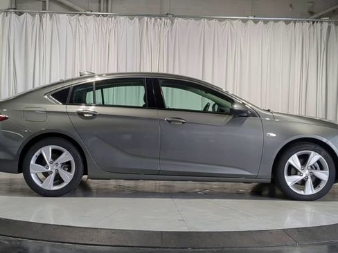 Used 2018 Buick Regal Preferred w/ Sights and Sounds Package FWD image 11
