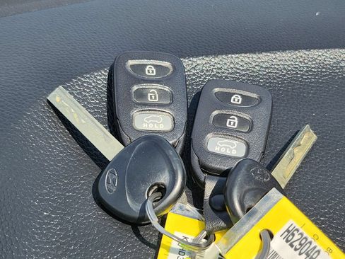 Used 2016 Hyundai Elantra GT FWD image 36