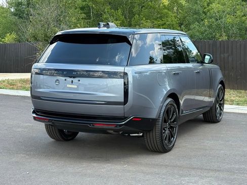 New 2025 Land Rover Range Rover SE image 6