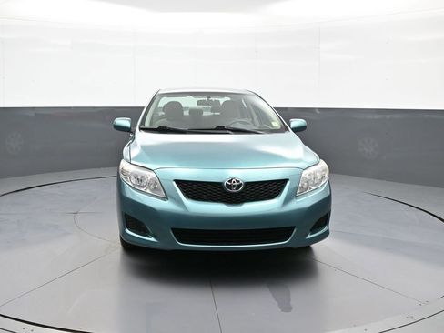 Used 2010 Toyota Corolla LE FWD image 2
