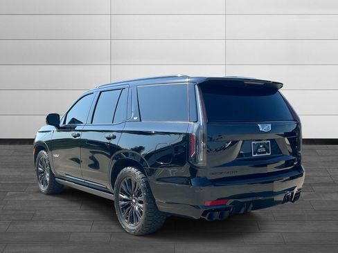 Used 2023 Cadillac Escalade V w/ LPO, ONYX Package AWD/4WD image 3