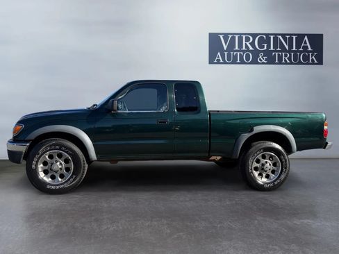 Used 2002 Toyota Tacoma PreRunner RWD image 2