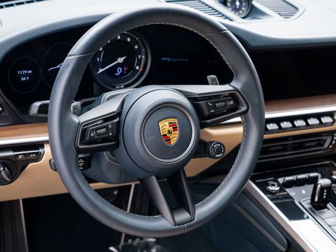 Used 2021 Porsche 911 Carrera RWD image 12
