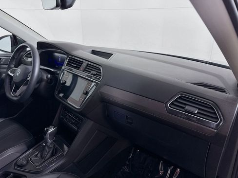 Used 2023 Volkswagen Tiguan SE image 27