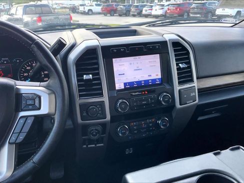 Used 2020 Ford F150 Lariat image 7