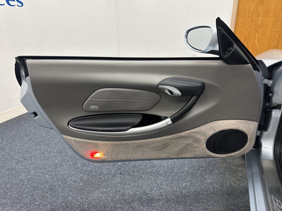 Used 2001 Porsche Boxster S RWD image 10