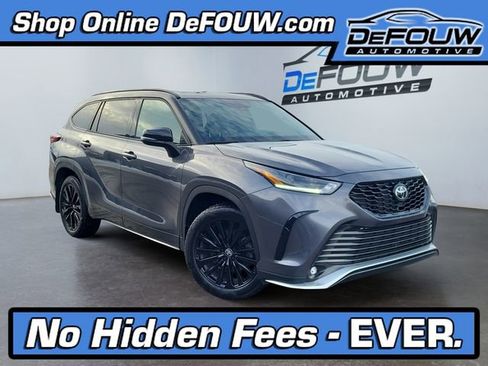 Used 2024 Toyota Highlander XLE image 1