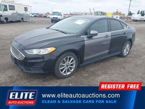 Used 2020 Ford Fusion SE image 3