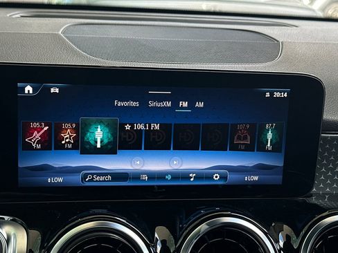 New 2025 Mercedes-Benz GLB 250 image 32