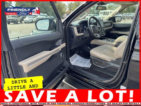Used 2023 Ford Expedition Max Limited image 14