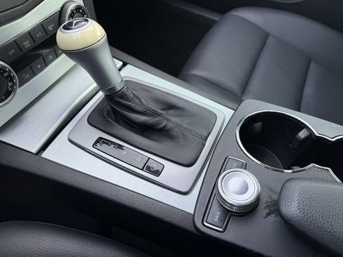 Used 2010 Mercedes-Benz C 300 Sedan image 25