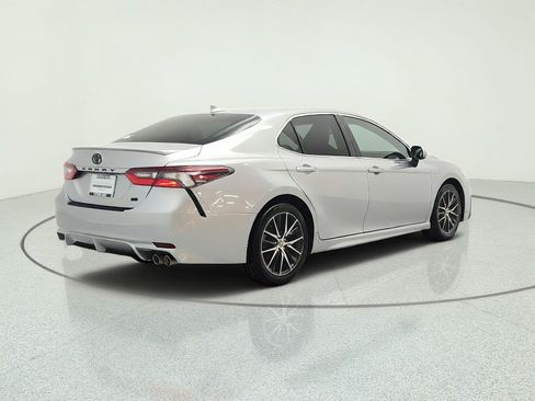 Used 2024 Toyota Camry SE w/ Convenience Package FWD image 5