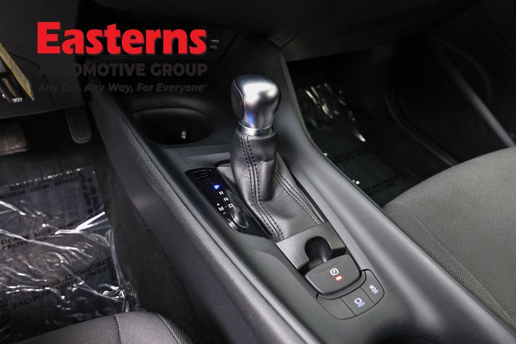 Used 2022 Toyota C-HR Limited FWD image 13