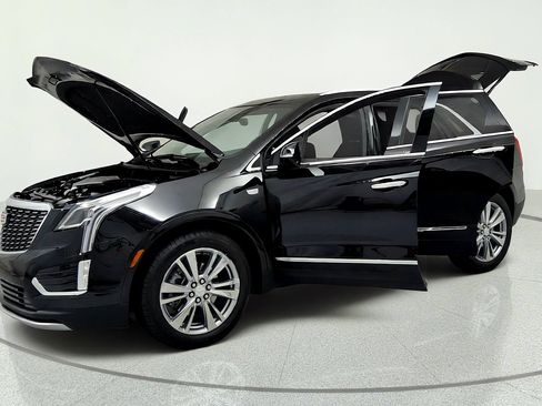 Certified 2024 Cadillac XT5 Premium Luxury w/ LPO, Floor Liner Package AWD/4WD image 9