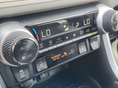 Used 2022 Toyota RAV4 XLE w/ Convenience Package image 22