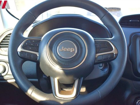 Used 2017 Jeep Renegade Sport image 13