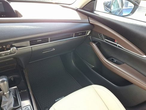 Used 2022 MAZDA CX-30 AWD 2.5 S w/ Premium Package image 17