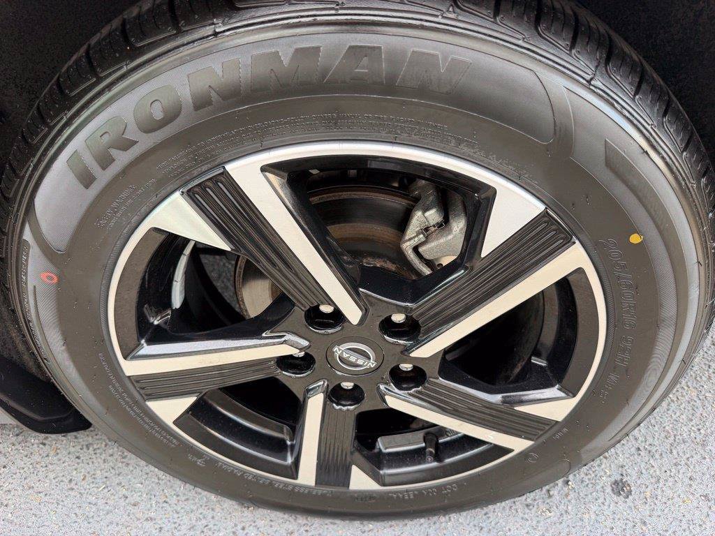 Used 2024 Nissan Sentra SV FWD image 26