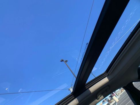 Used 2017 Chevrolet Impala Premier w/ Enhanced Convenience Package image 22