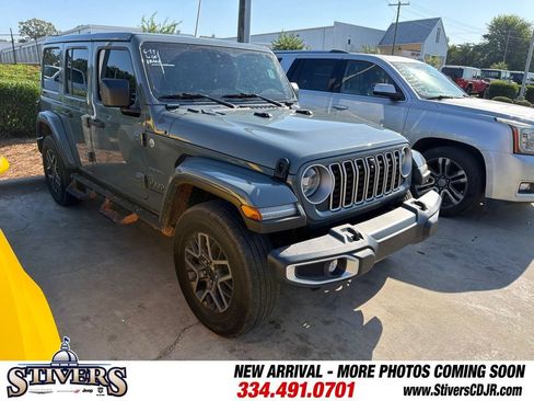 Used 2024 Jeep Wrangler Unlimited Sahara w/ Technology Group AWD/4WD image 1