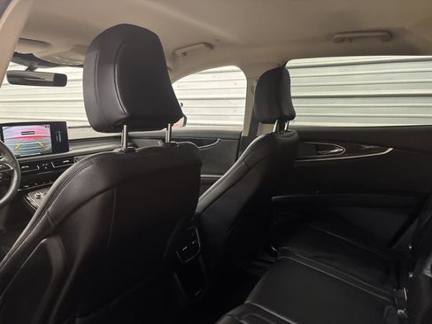 Used 2022 Lincoln Nautilus AWD image 26