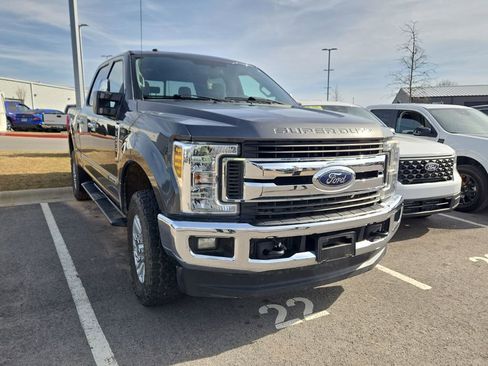 Used 2018 Ford F250 XLT w/ XLT Value Package image 4