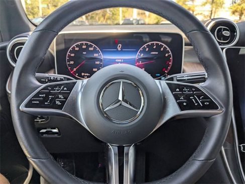 Used 2025 Mercedes-Benz GLC 300 image 28