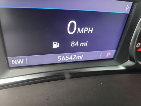 Used 2023 GMC Terrain SLT image 34