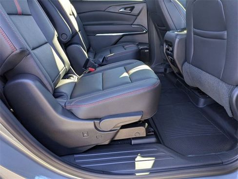 New 2026 Chevrolet Traverse RS w/ LPO, Floor Liner Package image 37