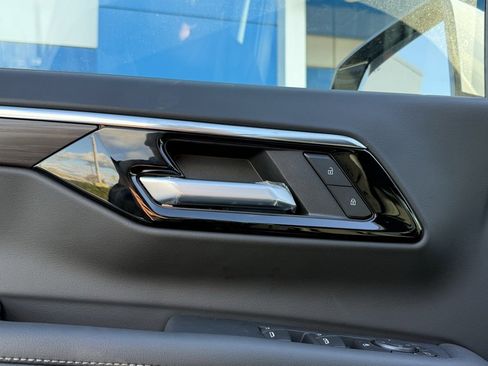 New 2026 Chevrolet Suburban LS image 24