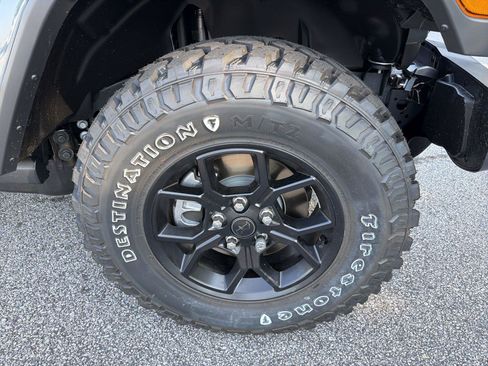 New 2026 Jeep Gladiator Sport AWD/4WD image 11