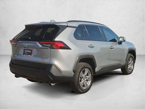 Used 2025 Toyota RAV4 XLE FWD image 5