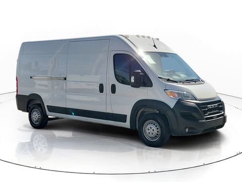 Used 2025 RAM ProMaster 2500 w/ Convenience Group FWD image 3