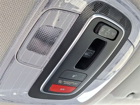 Used 2025 Hyundai Elantra Limited image 26