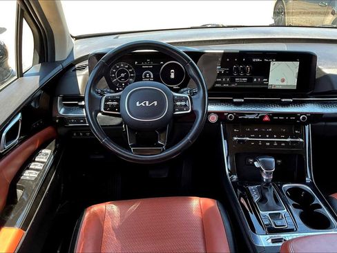 Used 2022 Kia Carnival SX Prestige image 5