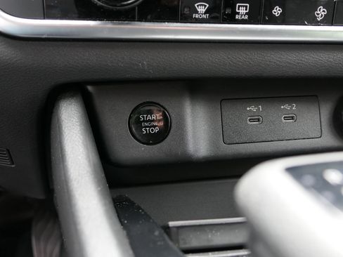 Used 2024 Nissan Rogue SV FWD image 20