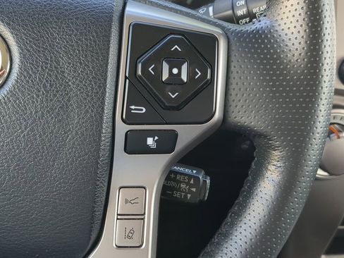 Certified 2024 Toyota 4Runner SR5 Premium image 33