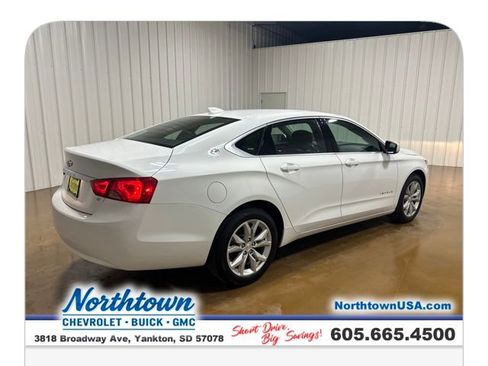 Used 2017 Chevrolet Impala LT image 5