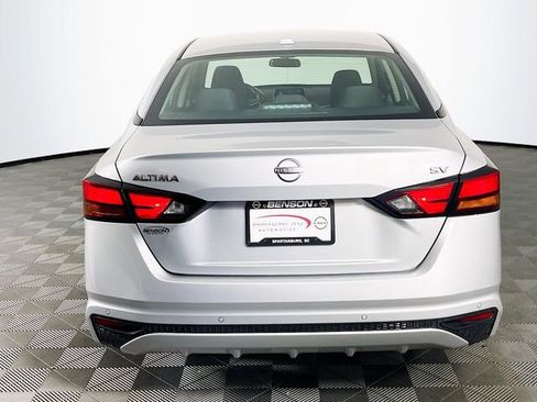 Used 2024 Nissan Altima 2.5 SV FWD image 7