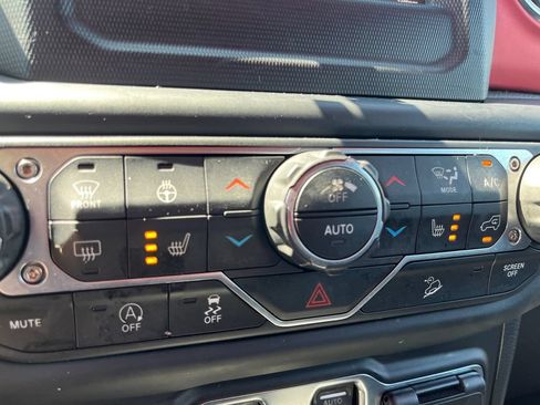 Used 2019 Jeep Wrangler Unlimited Rubicon w/ LED Lighting Group AWD/4WD image 20
